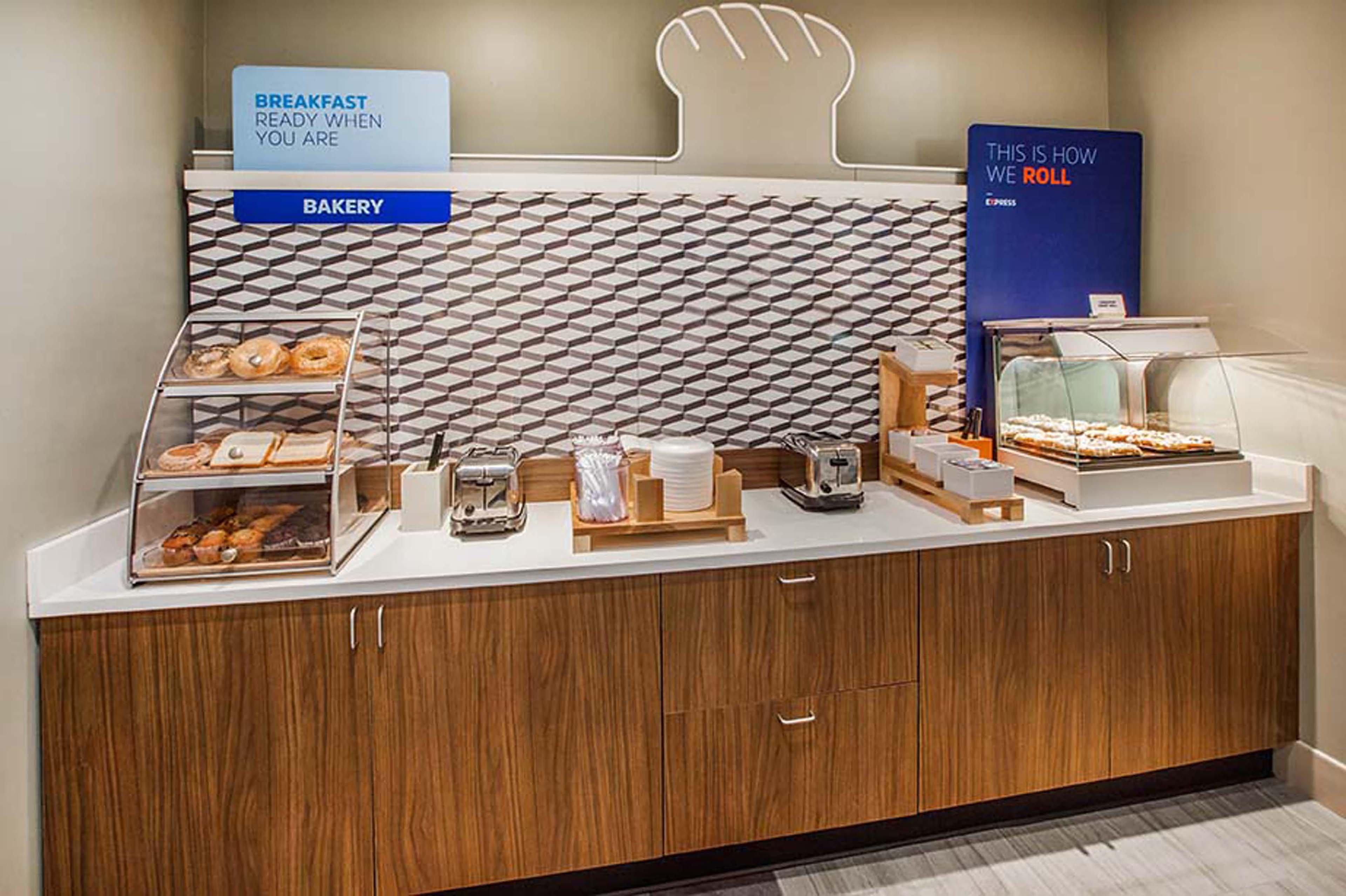 Holiday Inn Express & Suites Albany Airport Area - Latham By Ihg Buitenkant foto