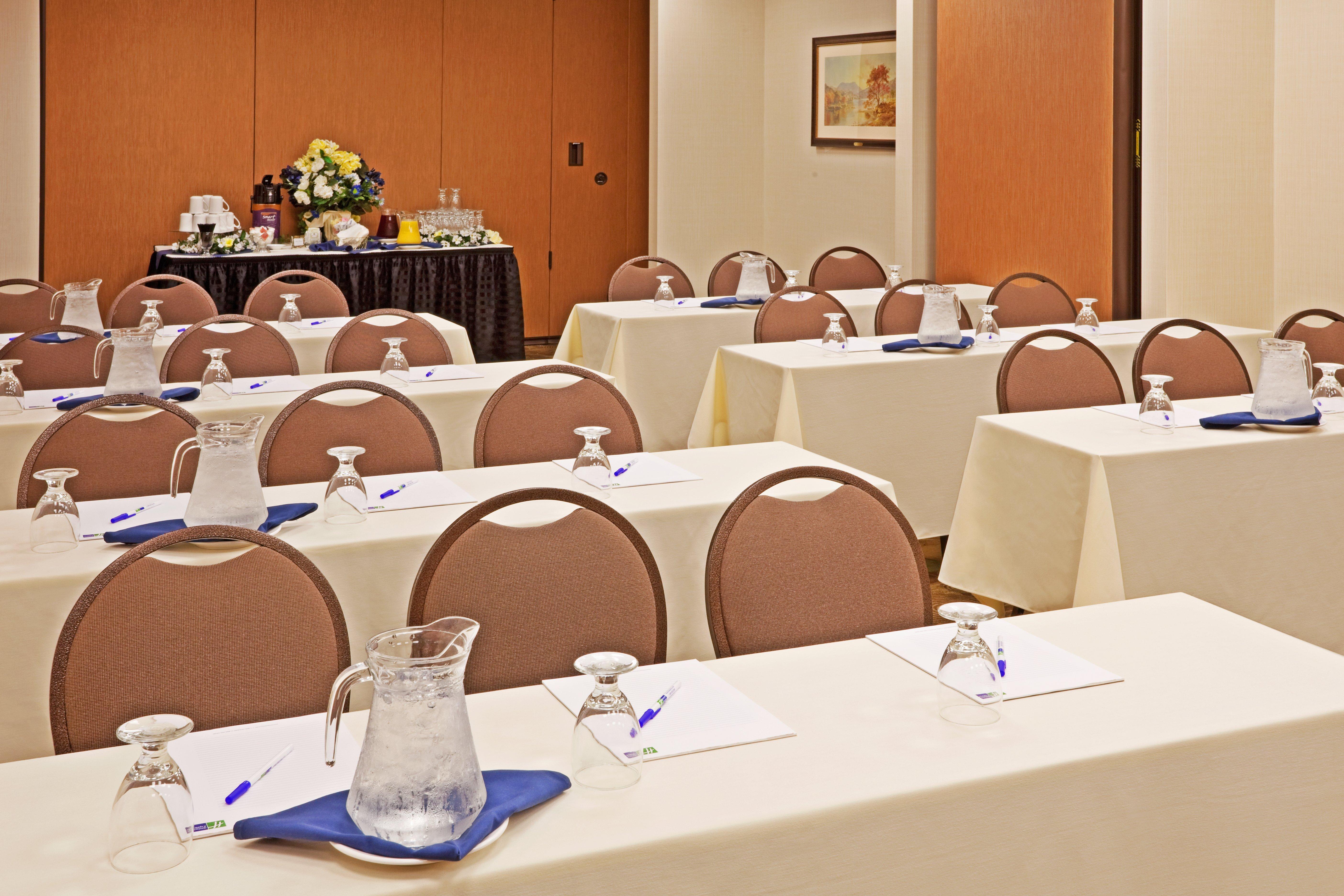 Holiday Inn Express & Suites Albany Airport Area - Latham By Ihg Buitenkant foto